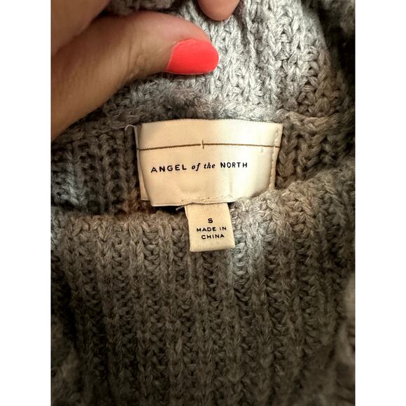 Angel of the North Small Sleeveless Sweater - Picture 3 of 4